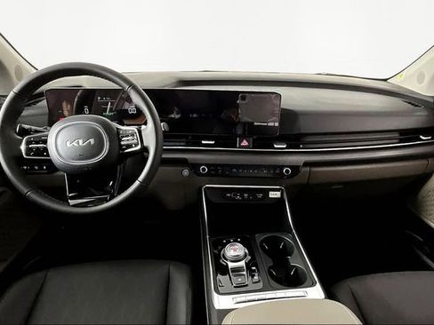 New 2026 Kia Carnival EX FWD image 6