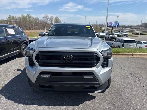 Used 2025 Toyota Tacoma SR5 image 2