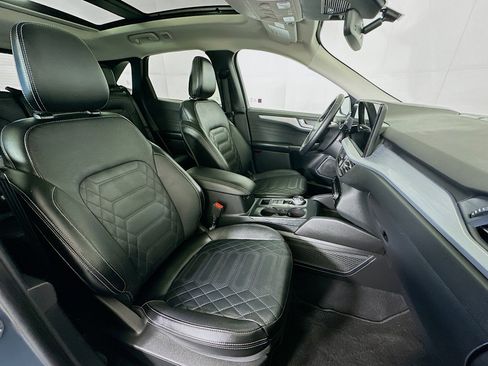 Used 2023 Ford Escape SE w/ PHEV Premium Package image 33