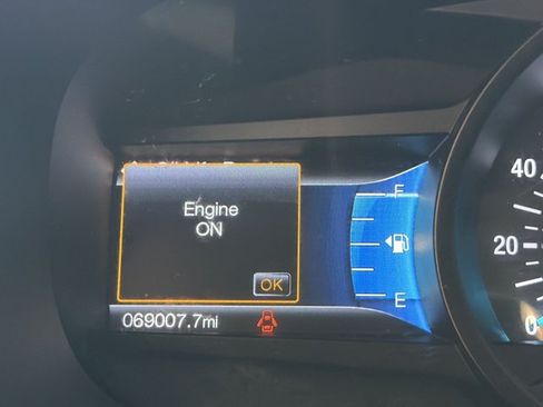 Used 2016 Ford Edge Titanium FWD image 18