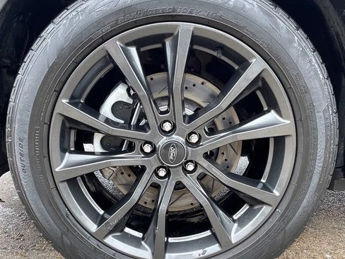 Used 2017 Ford Explorer XLT w/ Equipment Group 202A FWD image 10