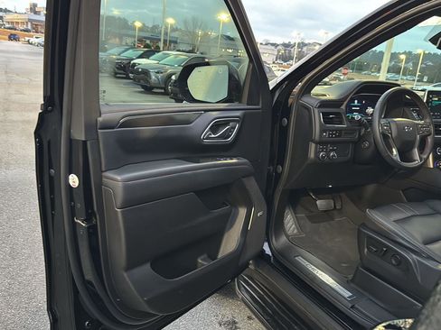 Used 2023 Chevrolet Tahoe RST w/ Luxury Package image 15