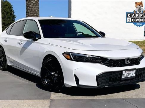 Used 2025 Honda Civic Sport image 2