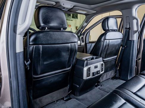 Used 2021 Ford F250 Lariat w/ Lariat Ultimate Package AWD/4WD image 32