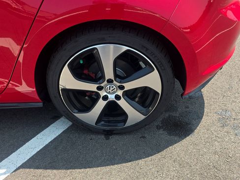 Used 2015 Volkswagen GTI S FWD image 7