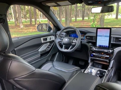 Used 2024 Ford Explorer ST w/ Equipment Group 401A image 26