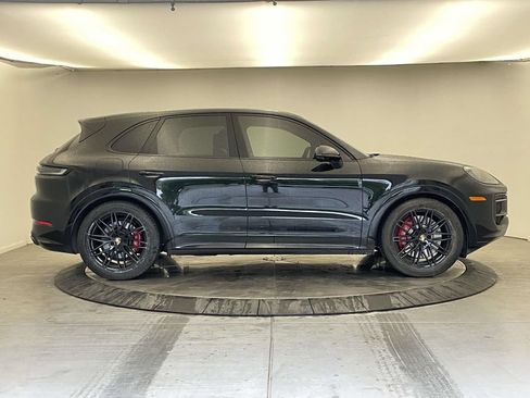 Certified 2025 Porsche Cayenne GTS AWD/4WD image 8