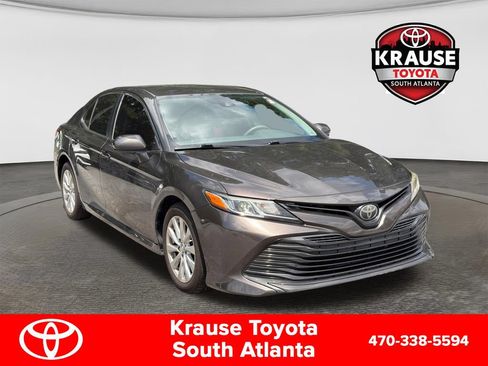 Used 2019 Toyota Camry LE FWD image 1