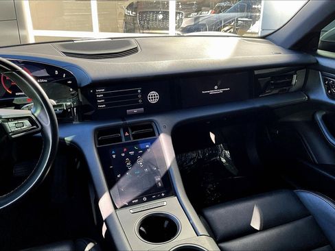 Used 2021 Porsche Taycan 4S image 6