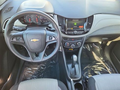 Used 2019 Chevrolet Trax LT w/ LPO, Cargo Package FWD image 9