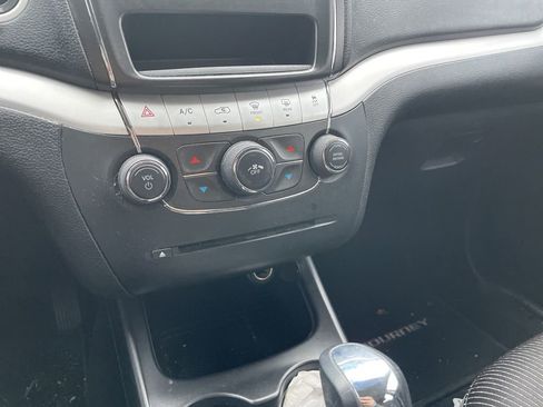 Used 2015 Dodge Journey SXT w/ Flexible Seating Group image 26