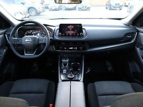 Certified 2025 Nissan Rogue SV AWD/4WD image 22