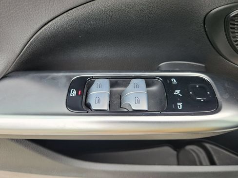 Certified 2025 Mercedes-Benz C 300 4MATIC Sedan image 17
