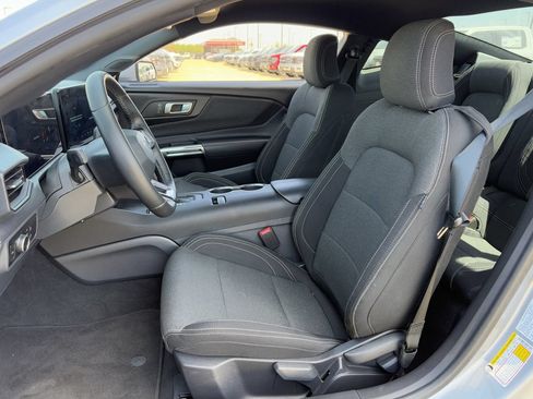 Used 2025 Ford Mustang Coupe RWD image 25