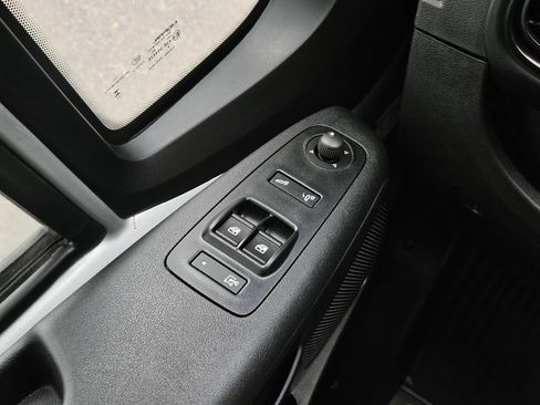 Used 2025 RAM ProMaster 1500 w/ Convenience Group FWD image 27