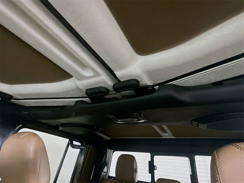 Used 2020 Jeep Gladiator Overland image 21