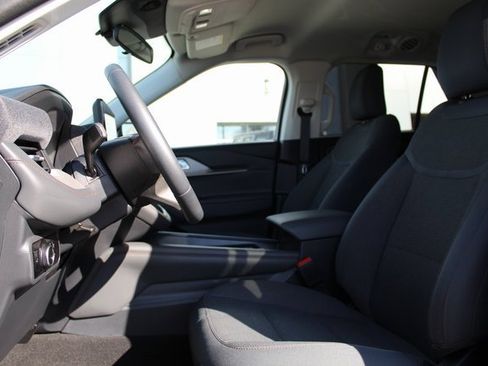 Used 2025 Ford Explorer Active image 9