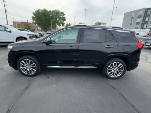 Used 2022 GMC Terrain Denali w/ LPO, Floor Liner Package AWD/4WD image 5