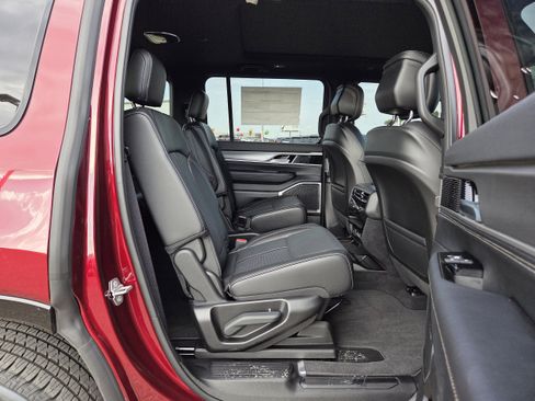 New 2026 Jeep Grand Wagoneer 2WD image 17