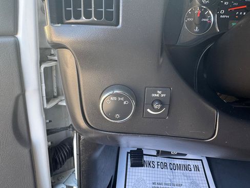 Used 2013 Chevrolet Express 2500 RWD image 29