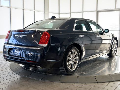 Used 2015 Chrysler 300 C w/ Light Group image 8