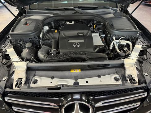 Used 2019 Mercedes-Benz GLC 300 4MATIC image 20