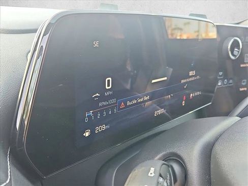 Used 2025 Chevrolet Traverse LT image 11