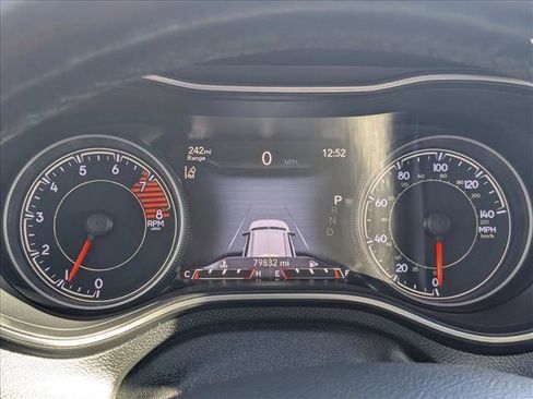 Used 2019 Jeep Cherokee Limited w/ Luxury Group image 11