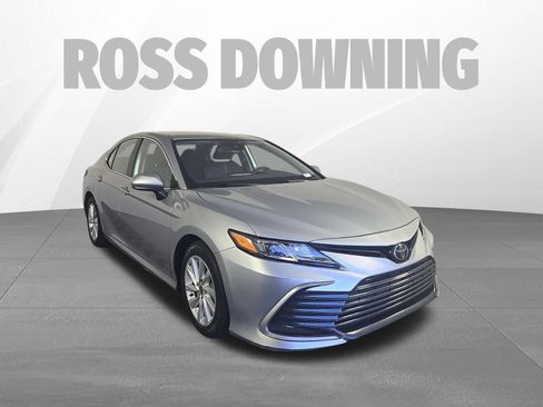 Used 2024 Toyota Camry LE FWD image 3