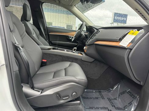 Used 2025 Volvo XC90 B6 Plus w/ Protection Package Premier AWD/4WD image 10