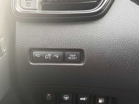 Used 2020 Nissan Rogue SL image 28