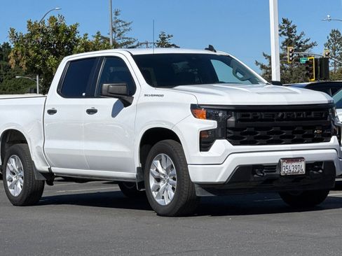 Used 2022 Chevrolet Silverado 1500 Custom RWD image 2