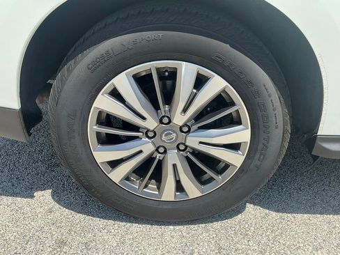 Used 2018 Nissan Pathfinder SV FWD image 14