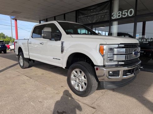 Used 2019 Ford F350 Platinum w/ Platinum Ultimate Package AWD/4WD image 5