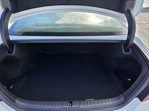 Used 2025 Genesis G70 2.5T image 8