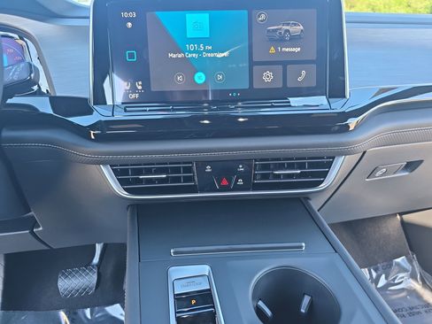 New 2026 Volkswagen Atlas Cross Sport SE image 19