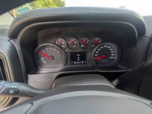 Used 2023 Chevrolet Silverado 1500 Custom AWD/4WD image 8