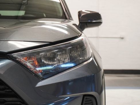 Used 2020 Toyota RAV4 LE FWD image 35