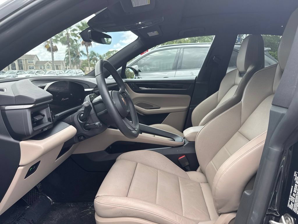 Certified 2026 Porsche Macan Electric RWD image 6
