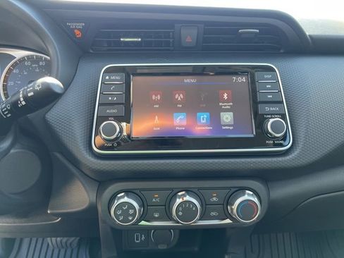 Used 2025 Nissan Kicks Play S image 15