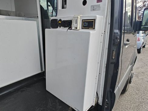 Used 2019 Mercedes-Benz Sprinter 4500 image 39