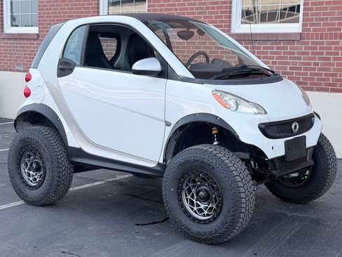 Used 2015 smart fortwo pure RWD image 9