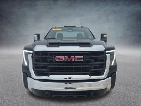 Used 2024 GMC Sierra 2500 Pro w/ X31 Off-Road Package image 5