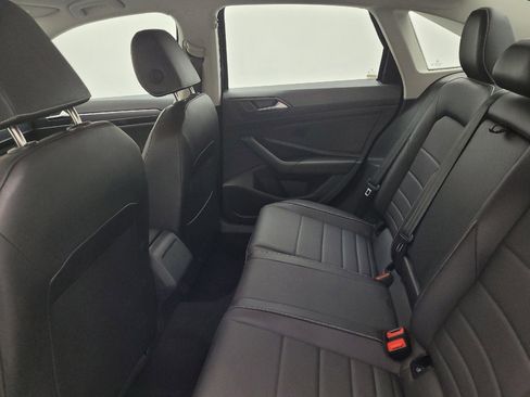 Used 2024 Volkswagen Jetta SE image 18