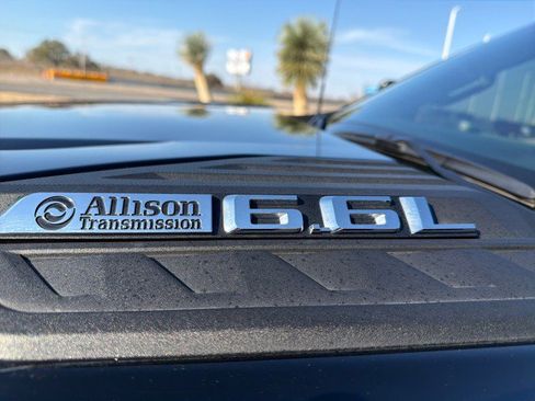 Used 2024 Chevrolet Silverado 2500 ZR2 w/ Technology Package image 5