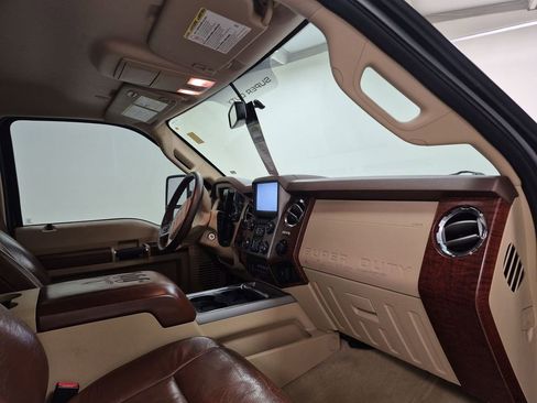 Used 2013 Ford F250 King Ranch w/ King Ranch w/Chrome Pkg image 30