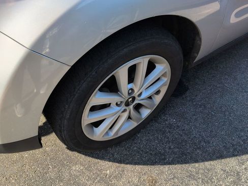 Used 2018 Kia Soul + image 6