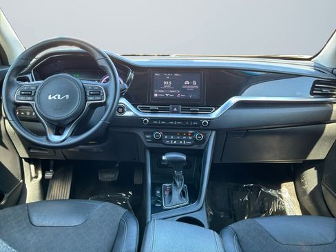 Used 2022 Kia Niro LXS FWD image 10