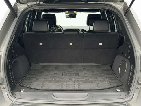 Used 2021 Jeep Grand Cherokee Laredo X RWD image 12