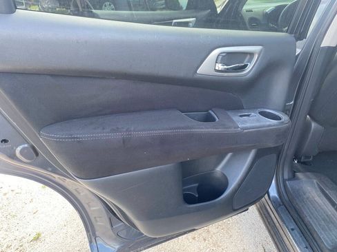 Used 2014 Nissan Pathfinder S FWD image 11